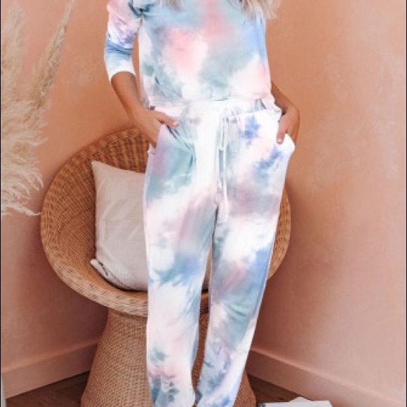 Multi-coloured Tie Dye Lounge Set - Picture 4 of 9